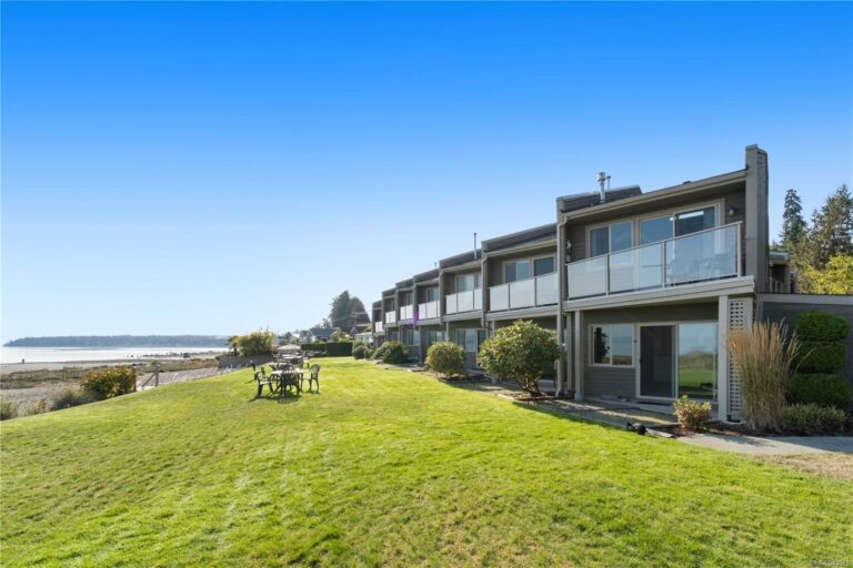 Qualicum Waterfront for Sale – A Complete Guide to Coastal Living Opportunities
